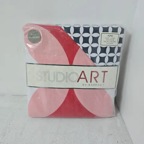 STUDIOART BY RAPPORT KING SIZE DUVET SET GEO RED