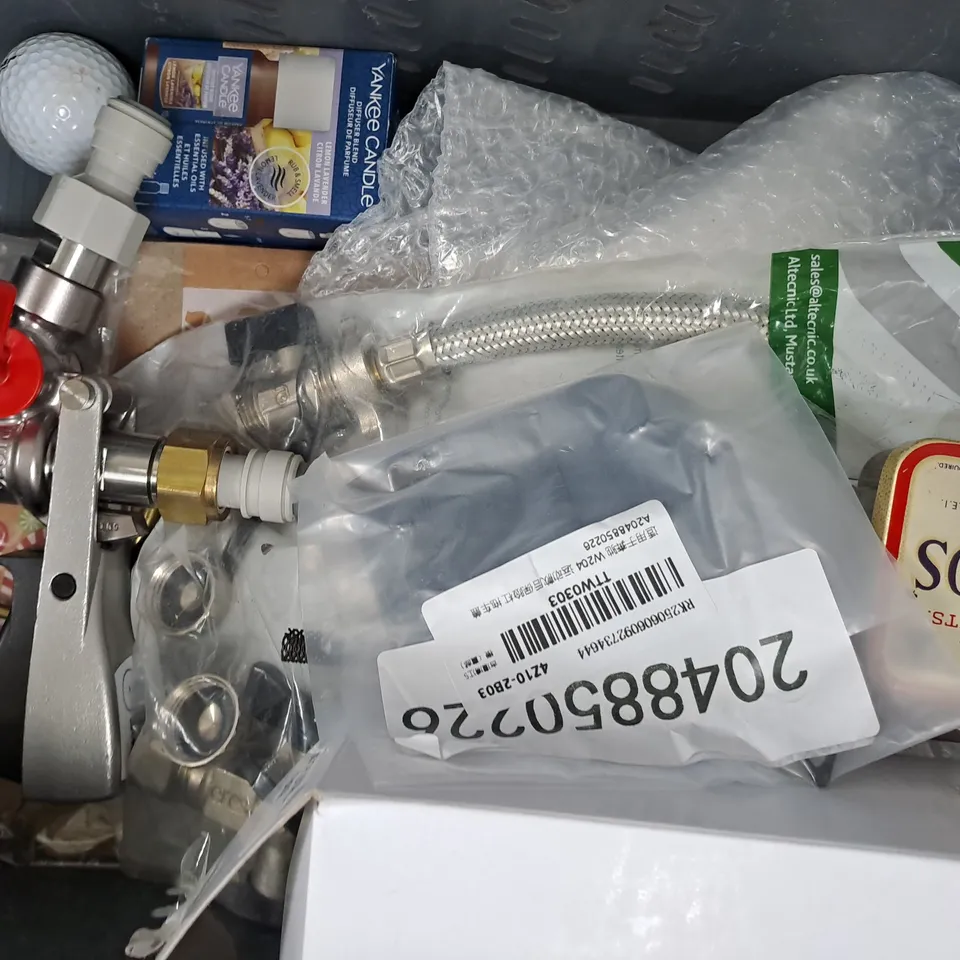 APPROXIMATELY 10 ASSORTED HOUSEHOLD ITEMS TO INCLUDE WATERPROOF PLASTERS, GTECH MULTI ATF FILTER, ETC