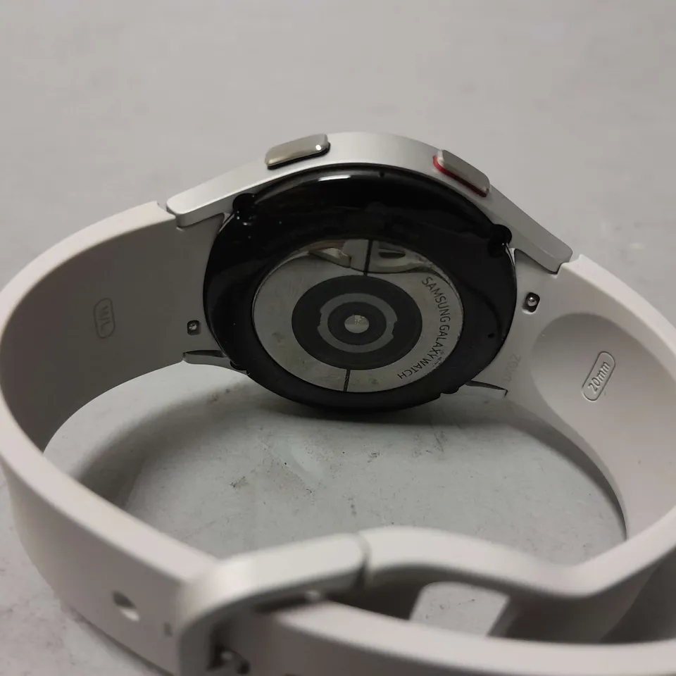 SAMSUNG GALXY WATCH IN WHITE - SMR865F