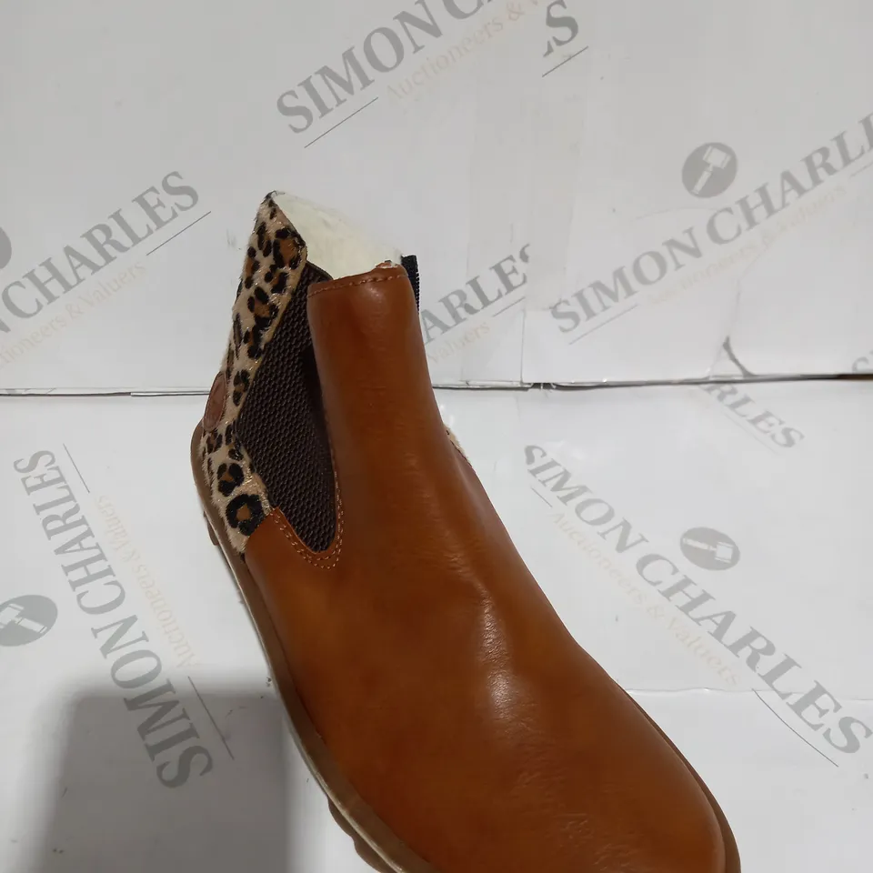 RIEKER ANTISTRESS TAN CHELSEA BOOTS WITH LEOPARD PRINT - SIZE 5