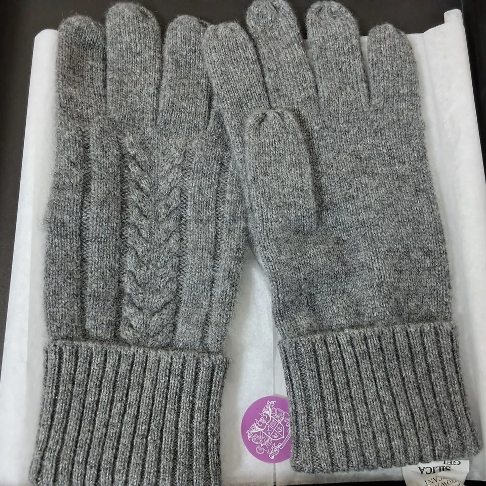 LOT OF 4 BRAND NEW PAIRS OF GEM AURAS GREY KNIT GLOVES