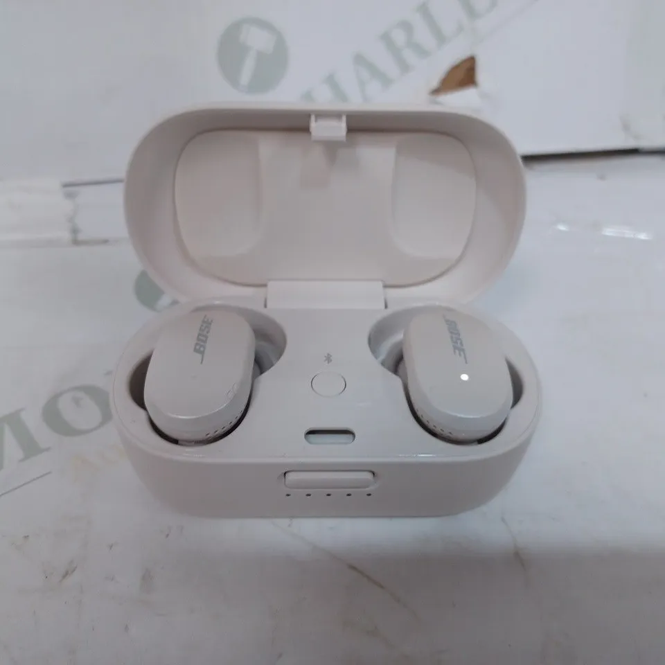 BOSE QUIETCOMFORT IN-EAR HEADPHONES, BLACK