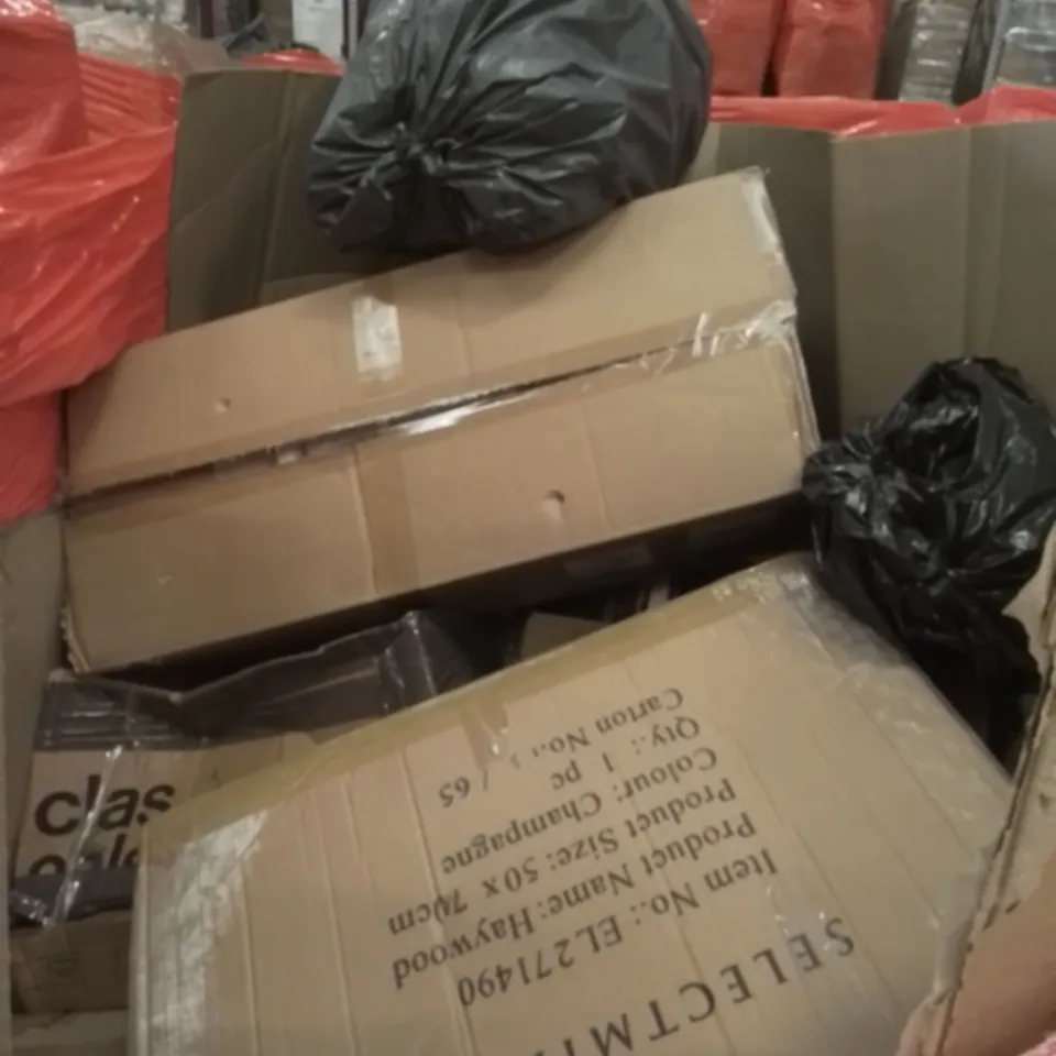 PALLET OF APPROXIMATELY ASSOQRTED HOUSEHOLD ITEMS TO INCLUDE DESK CHARIS , MIRRORS AND EXERCISE BIKES 