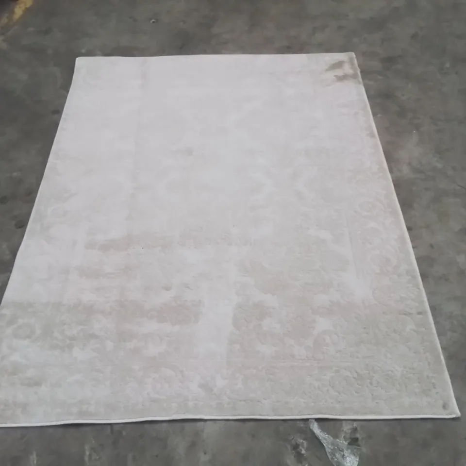 QUALITY DESIGNER AREA RUG - APPROXIMATELY 165X120CM