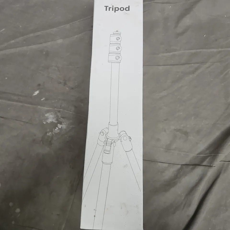 BOXED PIVO TRIPOD