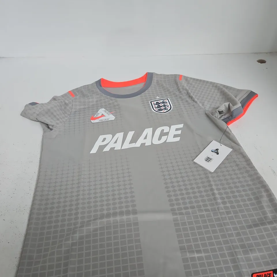 PALACE × NIKE MENS FOOTBALL SHIRT – ENGLAND CREST, GREY, UK LARGE (L)