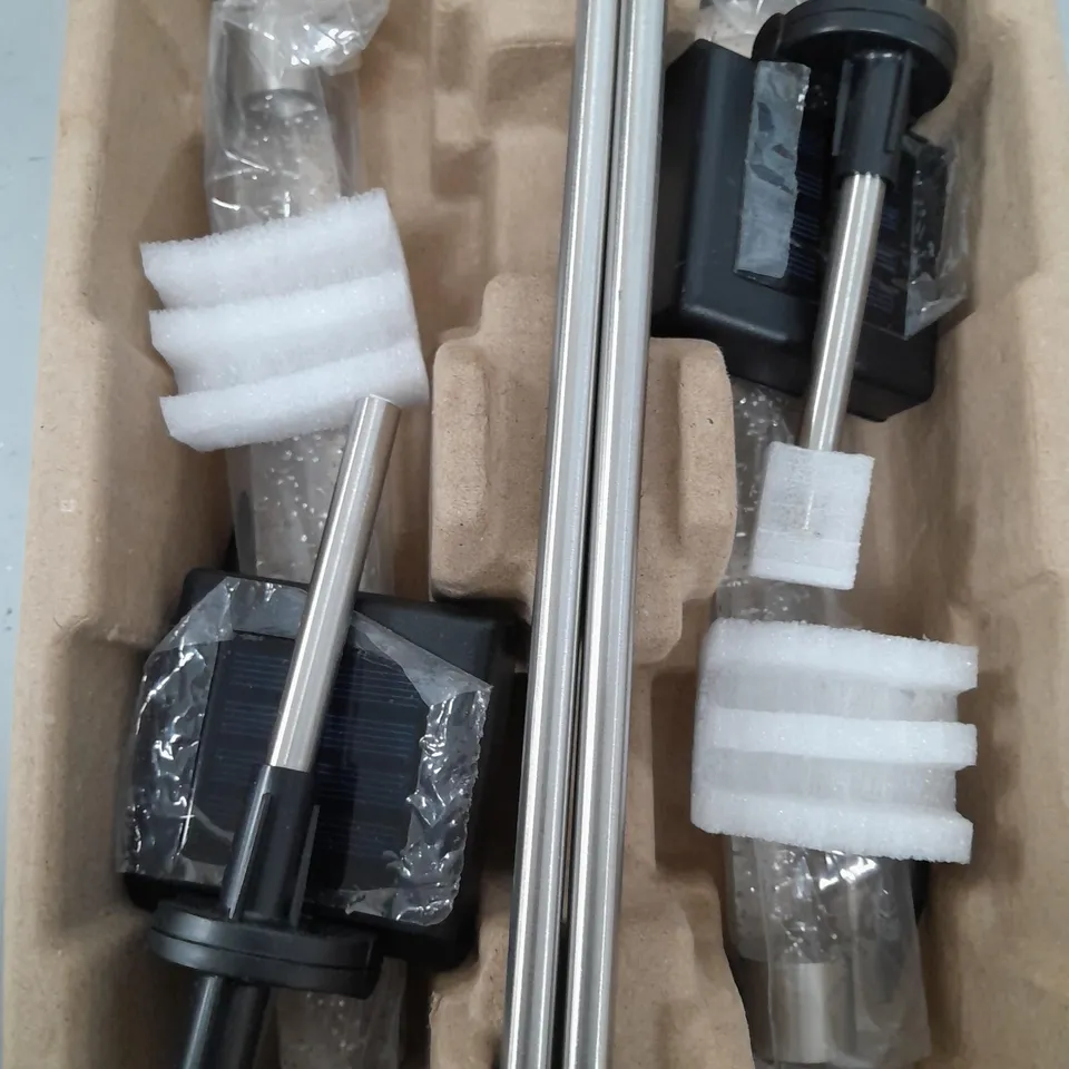 BOXED BELL & HOWELL GLIMMER STICKS SET OF 4 SOLAR PATHWAY LIGHTS