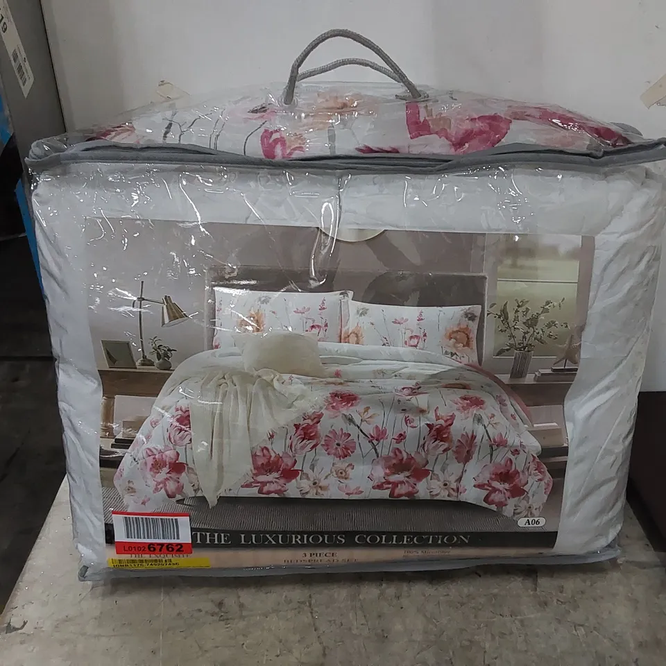 BAGGED THE LUXURIOUS COLLECTION 3 PIECE BEDSPREAD SET // SIZE: SUPER KING 