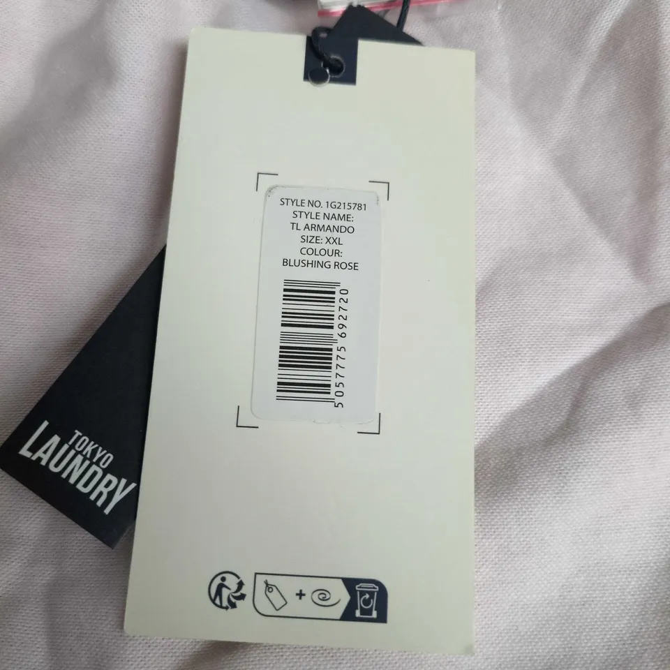 TOKYO LAUNDRY ARMANDO SHORTS – BLUSHING ROSE PINK, XXL, NAVY BELT