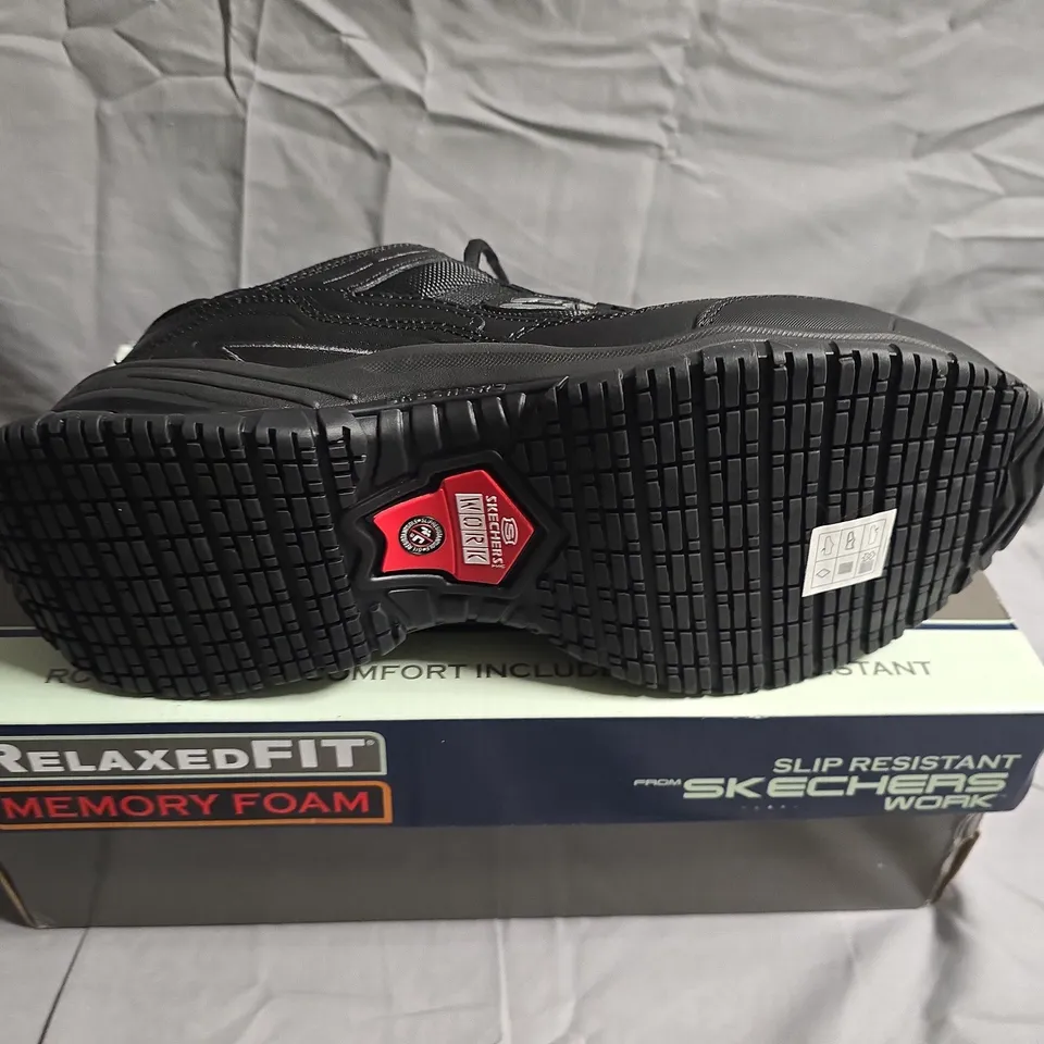 BOXED PAIR OF SKECHERS SOFT STRIDE SHOES - UK SIZE 8.5