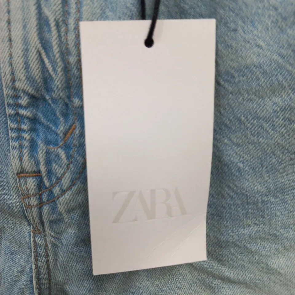 ZARA LIGHT WASH DENIM JEANS, UK 10 (EU 38) – WOMEN'S JEANS