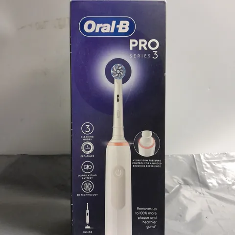 BOXED ORAL-B PRO SERIES 3 TOOTHBRUSH 