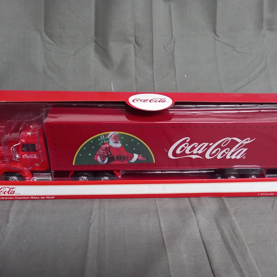 COCACOLA HOLIDAY CARAVAN - 1:43 SCALE
