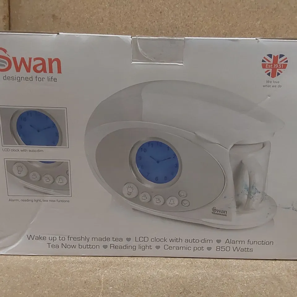 BOXED SWAN STM200N TEASMADE WITH LCD ANALOGUE CLOCK LIGHT, RAPID BOIL AND ALARM
