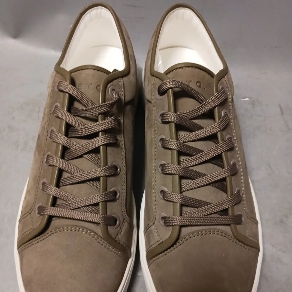 PAIR OF ETQ SUEDE LACE TRAINERS, BROWN - UK SIZE 9