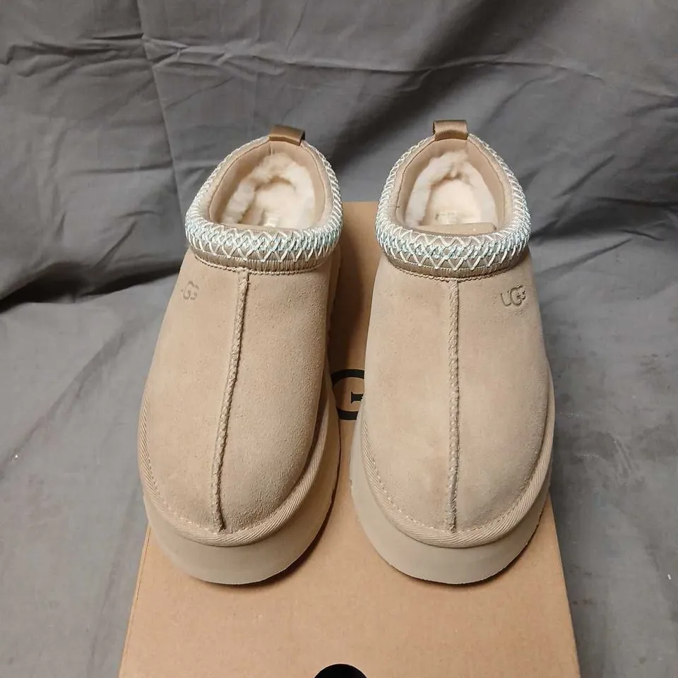 UGG WOMEN'S TAZZ II BOOTS – UK 4 (US 6) SAND SUEDE WITH SHEARLING