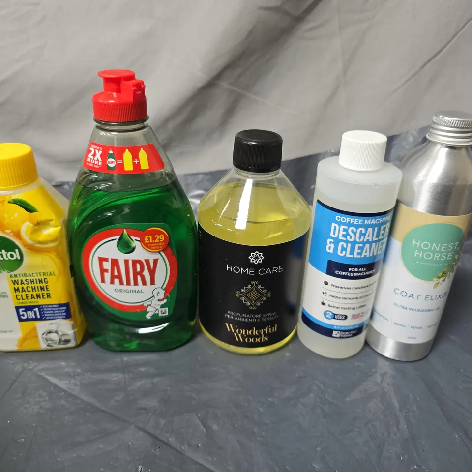 APPROXIMATELY 15 ASSORTED HOUSEHOLD PRODUCTS TO INCLUDE A CHRISTMAS DETOL, WASHING UP LIQUID AND COAT ELIXIR