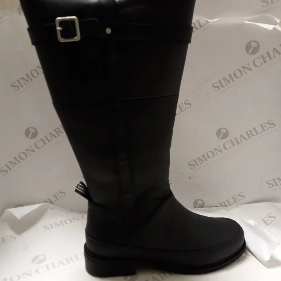 EMU AUSTRALIA "NATASHA" BLACK LEATHER KNEE-HIGH BOOTS, UK SIZE 10