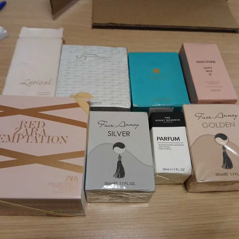 APPROXIMATELY 10 ASSORTED BOXED FRAGRANCES TO INCLUDE; THE SCENT RESERVE, AVON AND DISCOVER