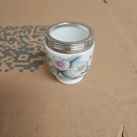 ROYAL WORCESTER PORCELAIN EGG CUP