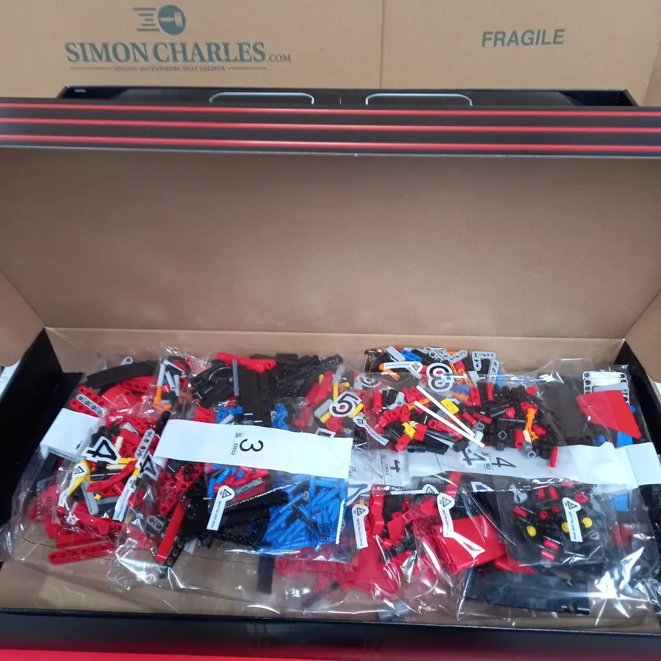 LEGO TECHNIC FERRARI DAYTONA SP3 - 42143