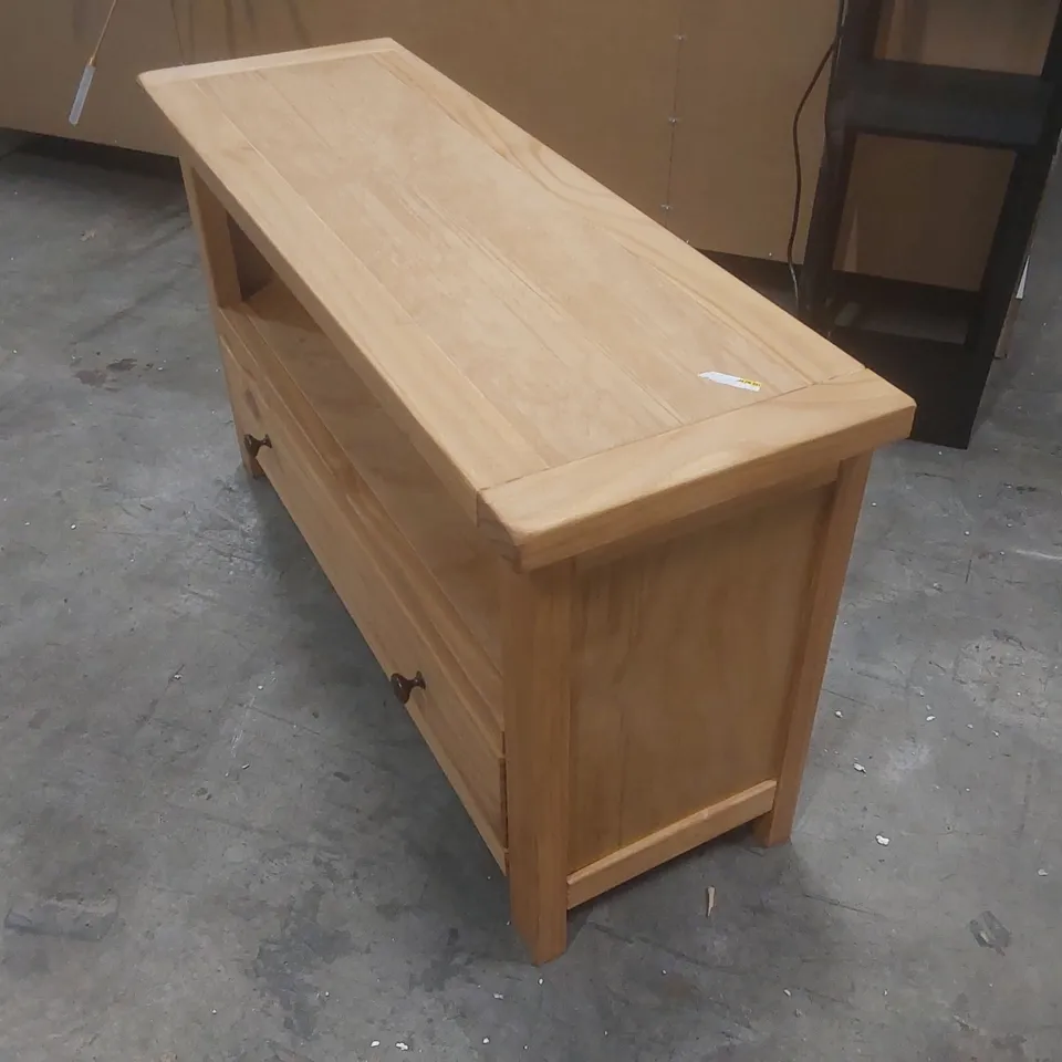 1 DRAWER TV STAND COLOUR: BROWN/ANTIQUE BRASS