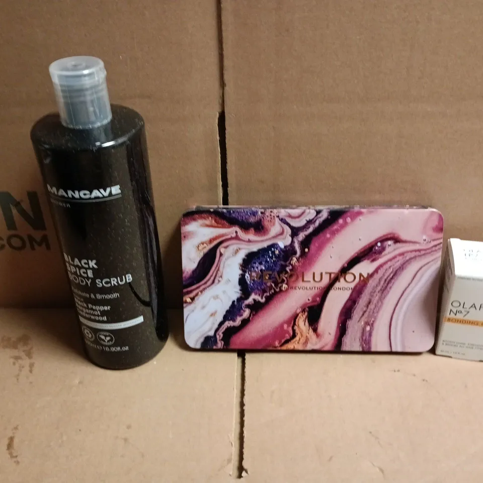 APPROXIMATEY 20 ASSORTED HEALTH AND BEAUTY PRODUCTS TO INCLUDE OLAPLEX NO7 BONDING OIL, REVOLUTION MAKEUP PALETTE, MANCAVE BLACK SPICE BODY SCRUB ETC 