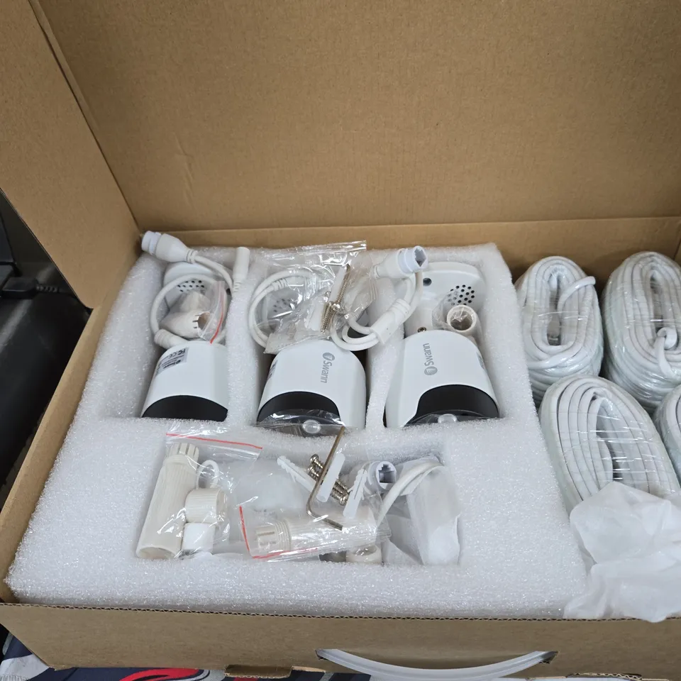 SWANN NHD-885MSFB SURVEILLANCE CAMERA KIT (3 CAMERAS)