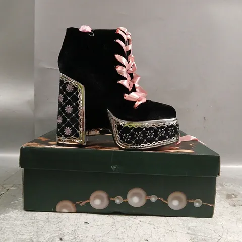 BOXED PAIR OF KOI GUILTLESS GHOST LACE UP PLATFORM LONG BOOTS IN BLACK SIZE UK 6