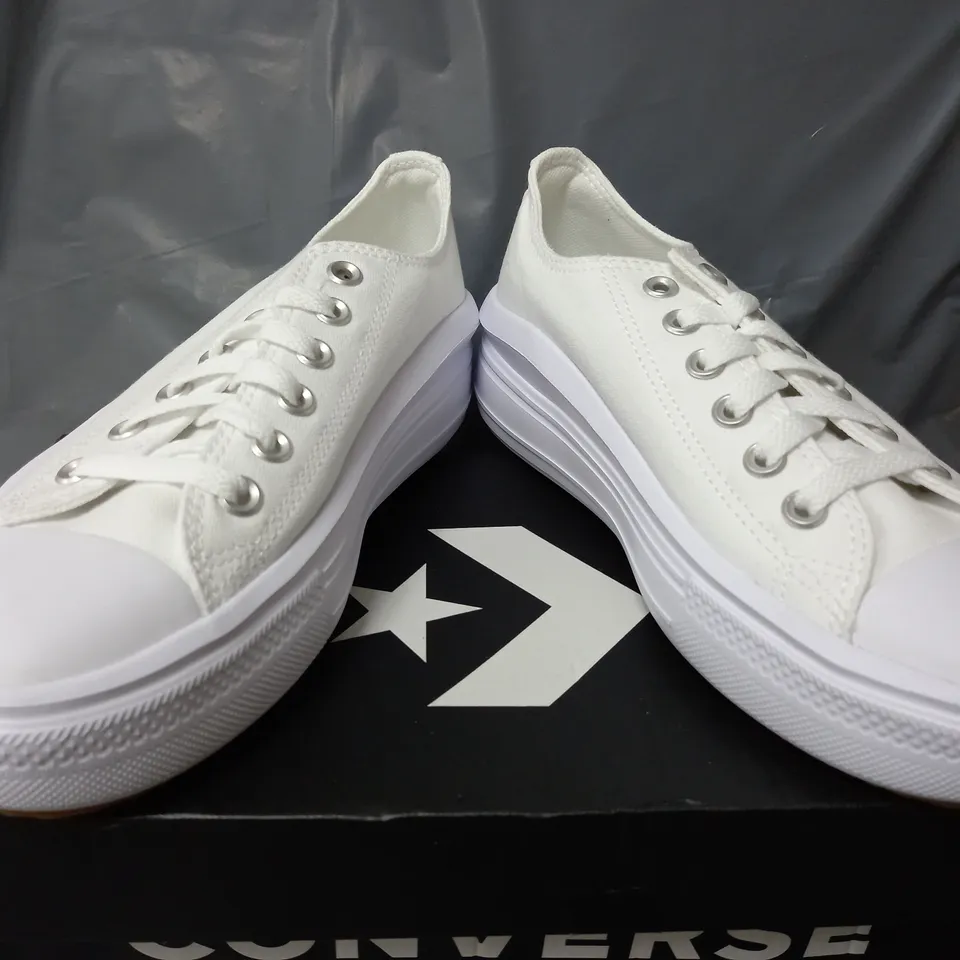 BOXED PAIR OF CONVERSE RAISED CANVAS SHHOES IN WHITE - UK 5