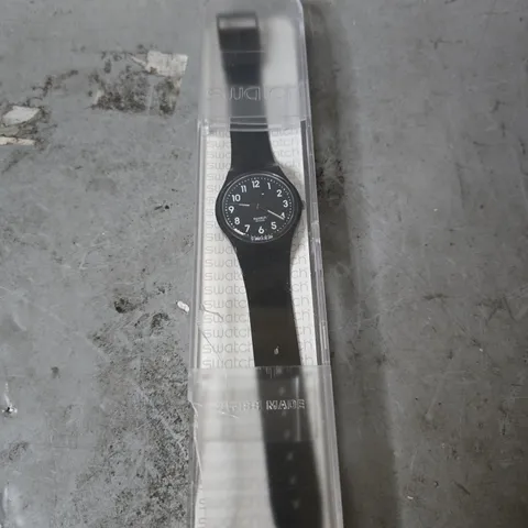 SWATCH CLASSIC BLACK RUBBER STRAP WATCH 