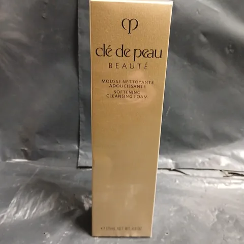 SEALED CLΓ DE PEAU BEAUTΓ SOFTENING CLEANSING FOAM β 125 ML