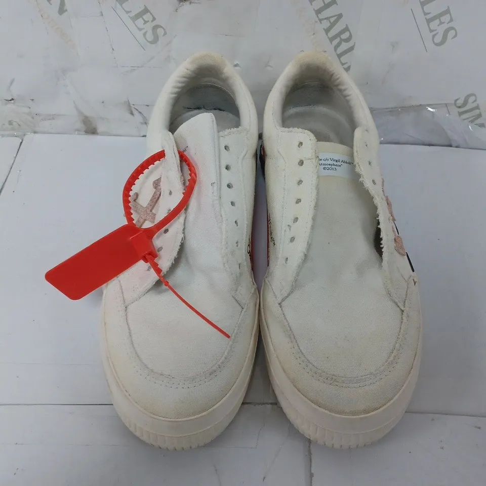 PAIR OF OFF WHITE VIRGIL ABLOH SHOES IN WHITE - "38"