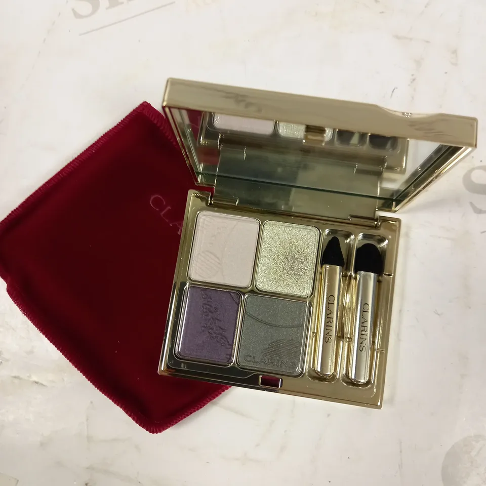 LOT OF APPROX 50 CLARINS PARIS OMBRE MINERALE 4 COULEURS EYESHADOW PALLETS IN ASSORTED SHADES 