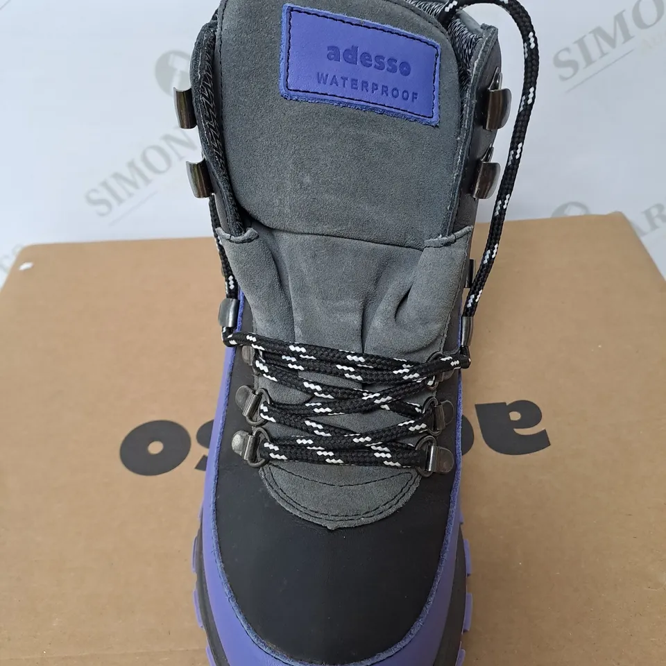 BOXED ADESSO RAINE WATERPROOF BOOTS, BROWN - SIZE 5 