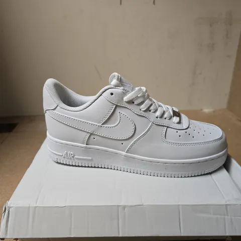 NIKE AIR WHITE TRAINERS UK 8.5 BOXED