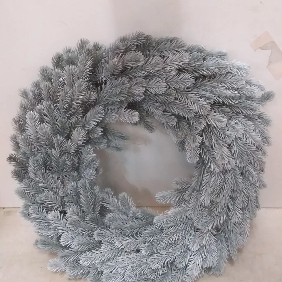 GARDEN REFLECTIONS OUTDOOR FROSTED LED WREATH