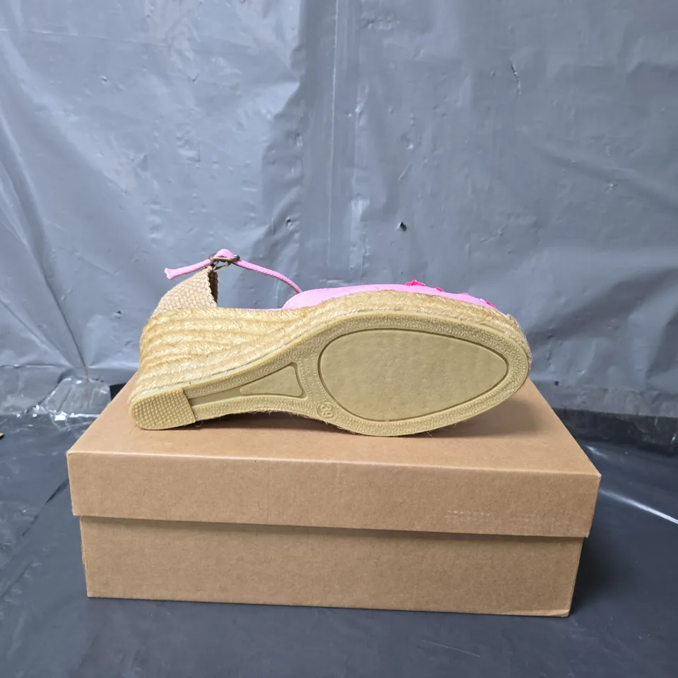 PENELOPE CHILVERS WEDGE SANDALS - PINK - SIZE 6