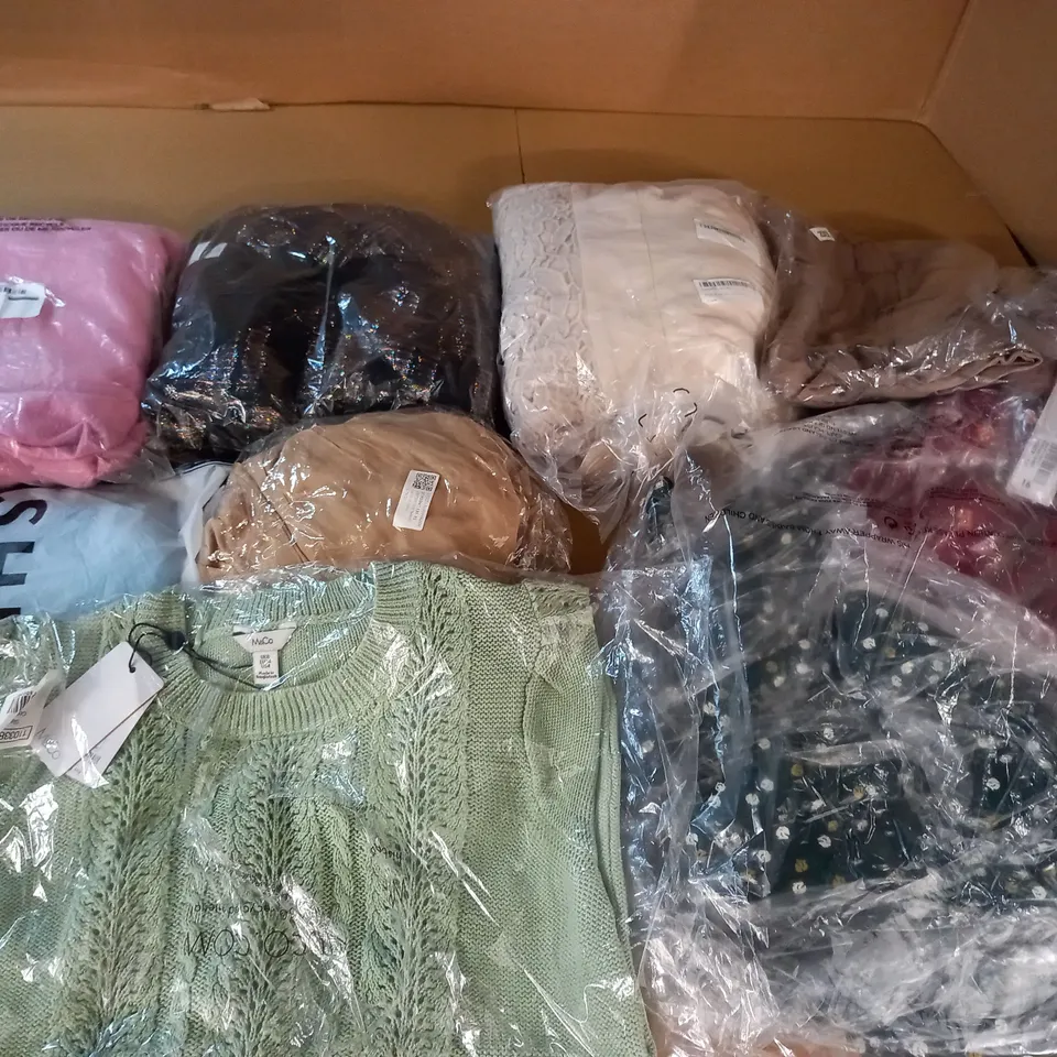 LARGE QUANTITY OF ASSORTED BAGGED CLOTHING ITEMS
