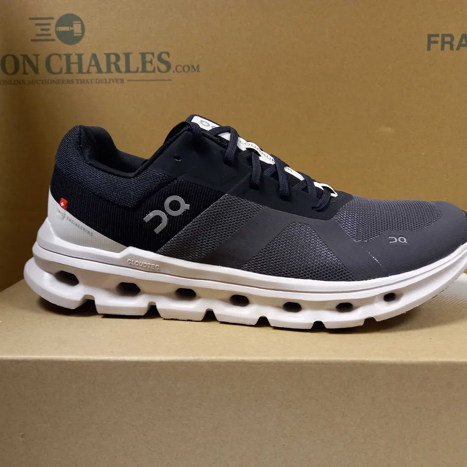 BOXED PAIR OF CLOUDRUNNER WIDE BLACK TRAINERS - SIZE 8.5