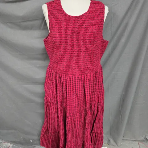 NOBODY'S CHILD SLEEVELESS TIERED MIDI DRESS IN RED SIZE 18