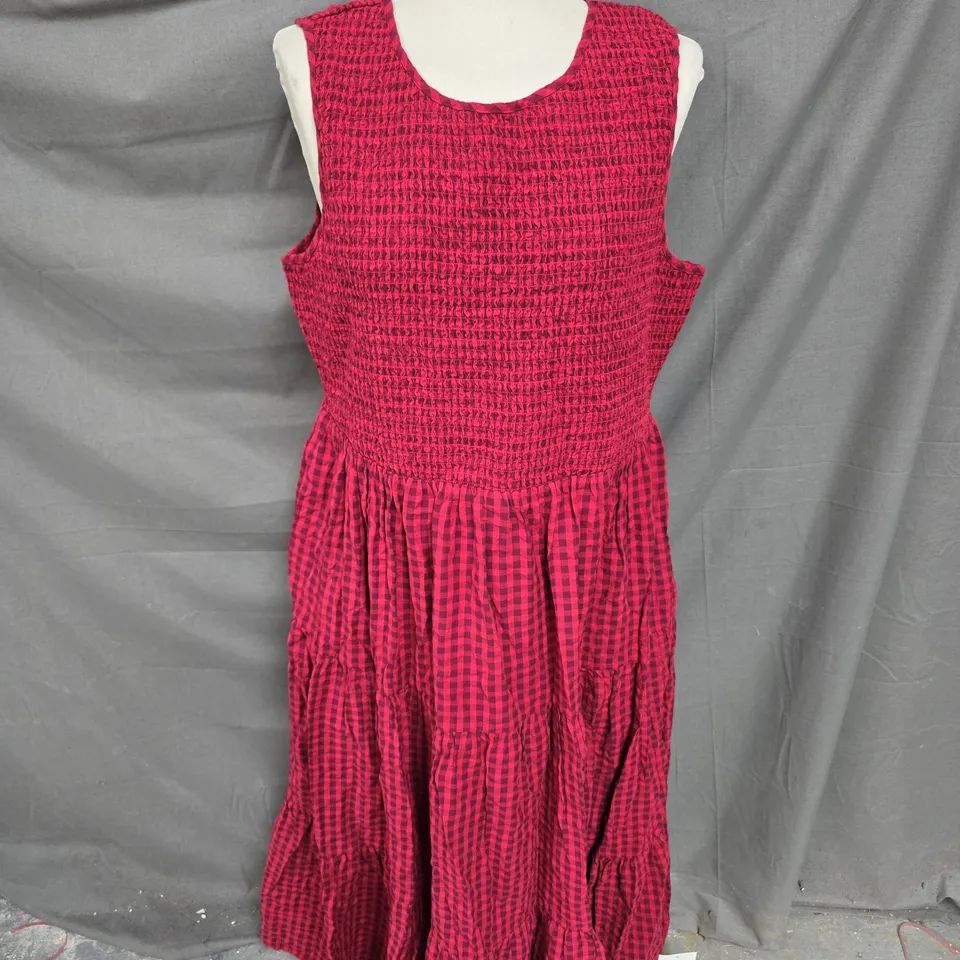 NOBODY'S CHILD SLEEVELESS TIERED MIDI DRESS IN RED SIZE 18