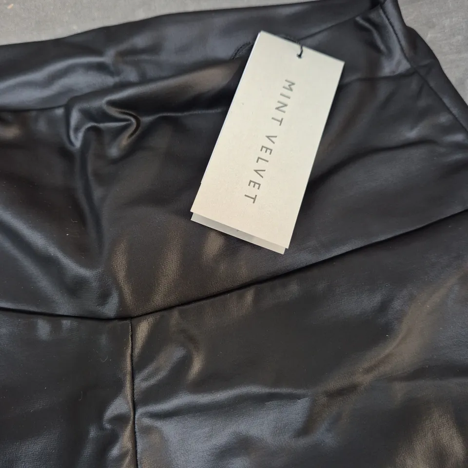 MINT VELVET BLACK FAUX LEATHER LEGGINGS, M SHORT – CORE LINE