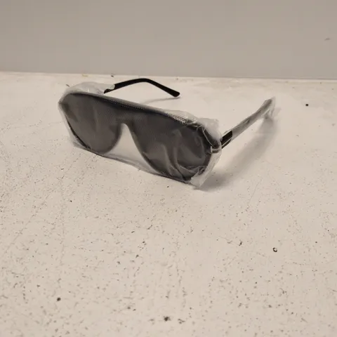 TOM FORD SUNGLASSES WITH BROWN BOX AND CASE