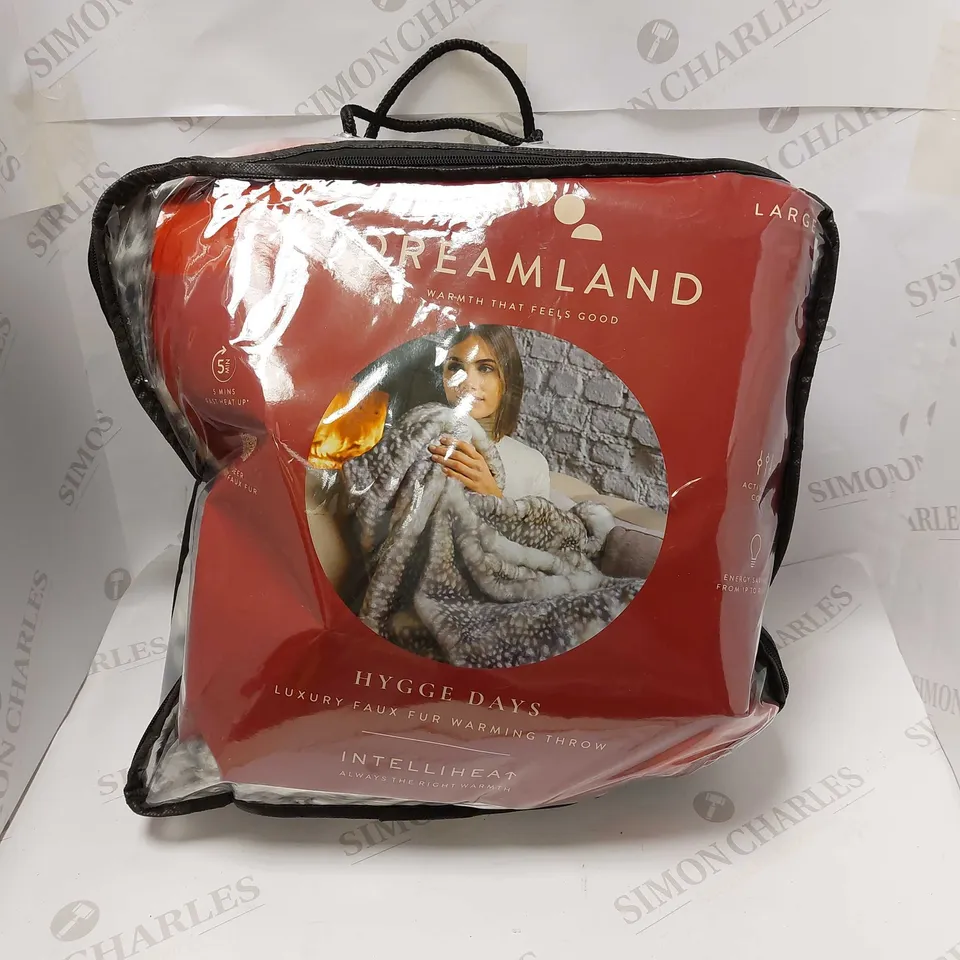 DREAMLAND HYGGE DAYS FAUX FUR WARMING THROW