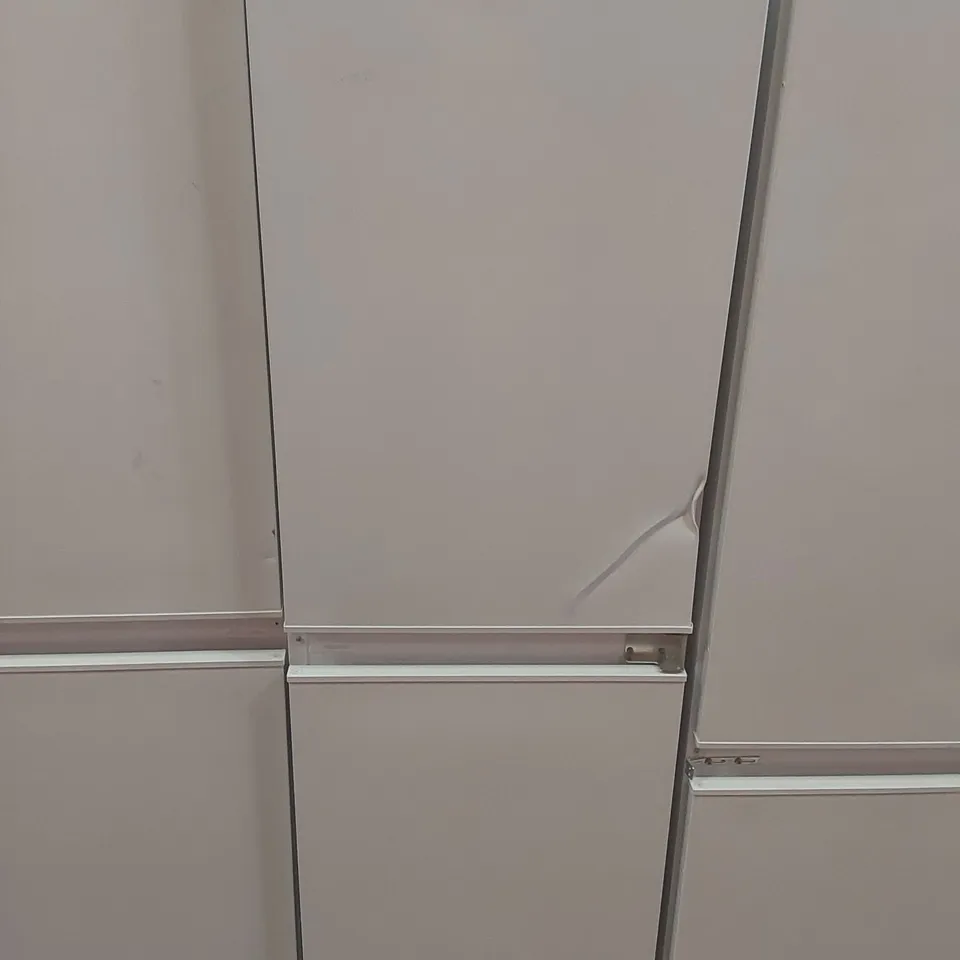 KENWOOD KIFF5022 INTEGRATED 50/50 FRIDGE FREEZER - SLIDING HINGE