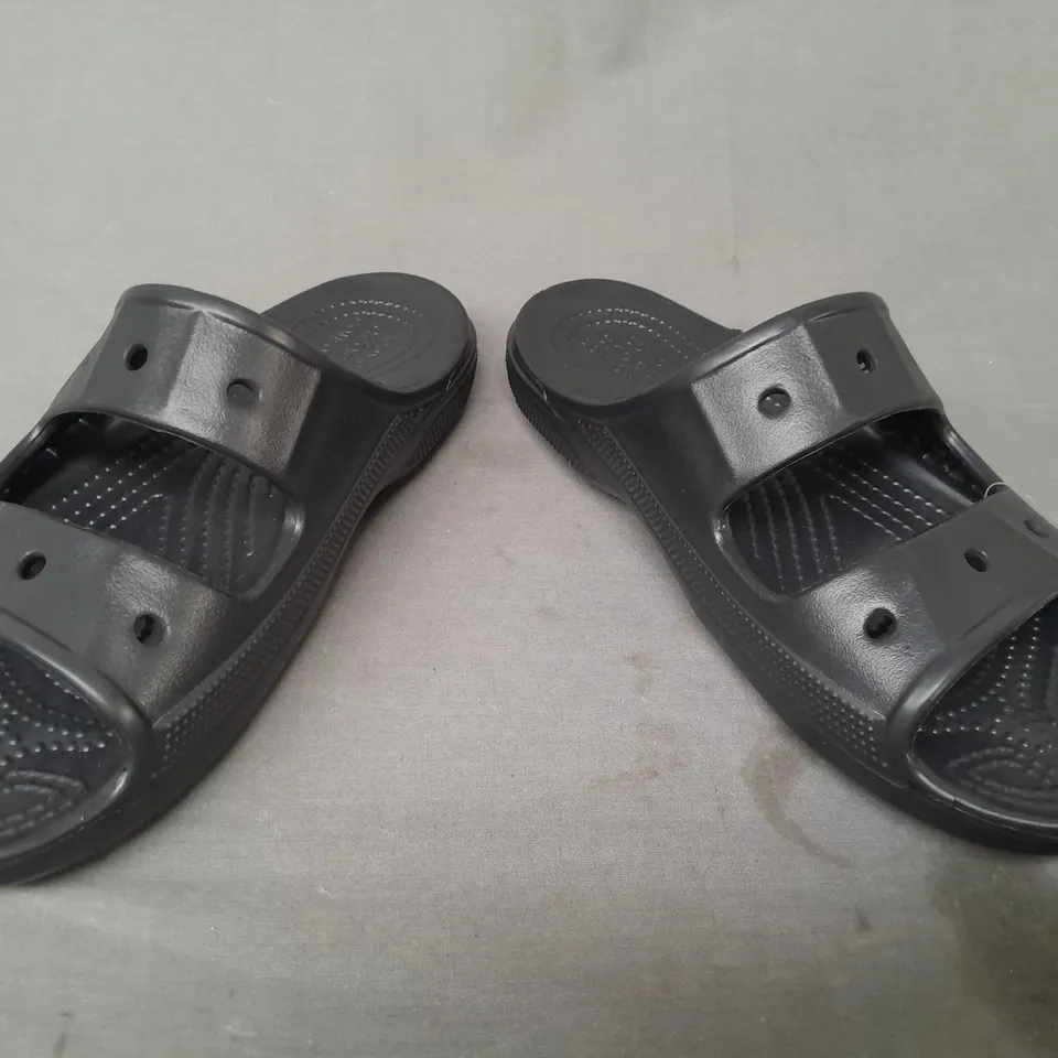 PAIR OF CROCS BAYA SANDALS IN BLACK UK SIZE M5/W6