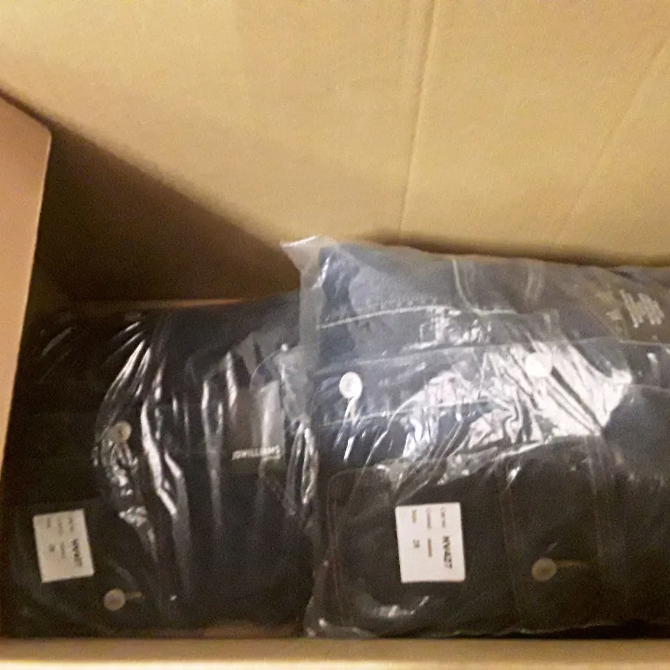 BOXED BRAND NEW JDWILLIAMS DENIM JUMPSUIT SIZE 28 INDIGO COLOUR APPROXIMATELY 4 PIECES 