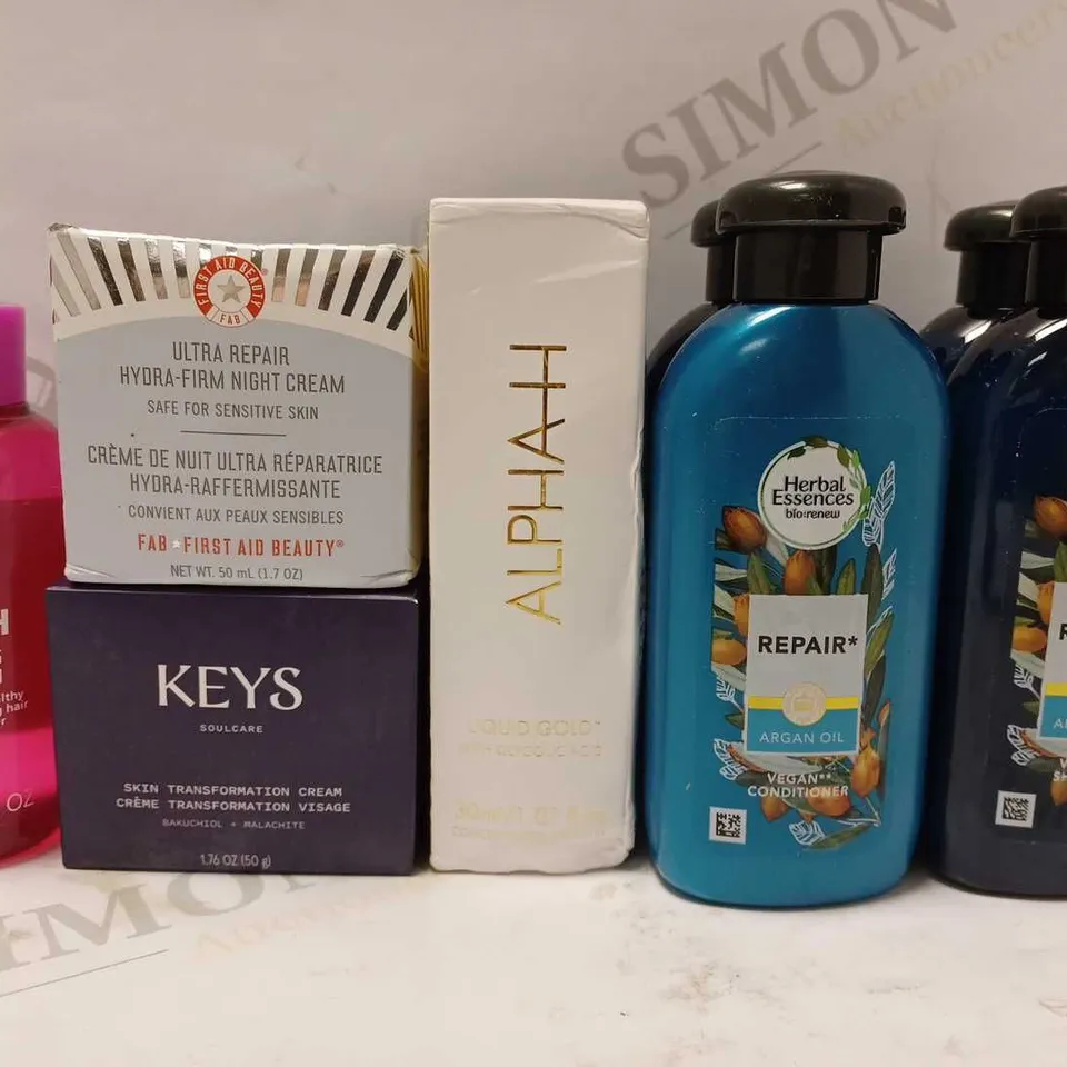 LOT OF APPROX 8 ASSORTED BEAUTY PRODUCTS TO INCLUDE LEE STAFFORD HAIR GROWTH SERUM, ULTRA REPAIR NIGHT CREAM, HERBAL ESSENCES ARGAN OIL SHAMPOO, ETC 