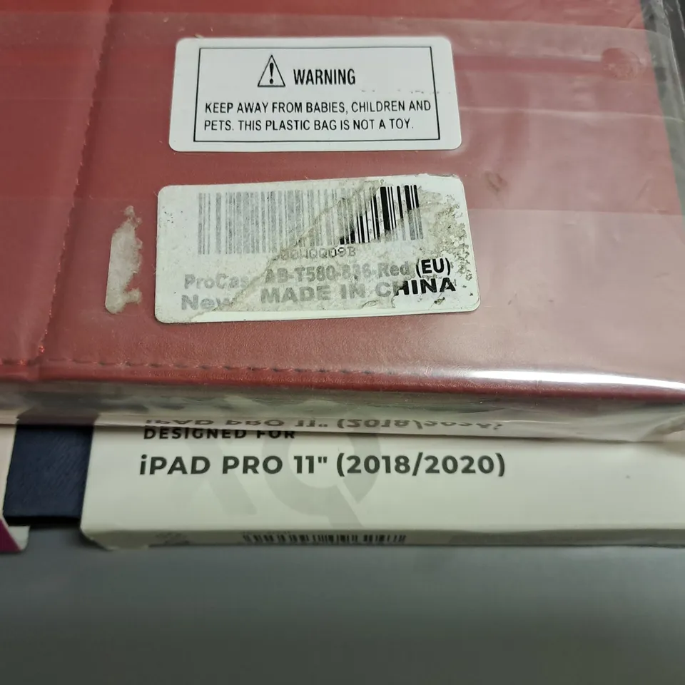 LOT OF 4 ASSORTED TABLET CASES TO INCLUDE GOJI AND XQISIT